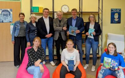 Heinrich-Bußmann-Bildungsstiftung spendet für Schülerbücherei